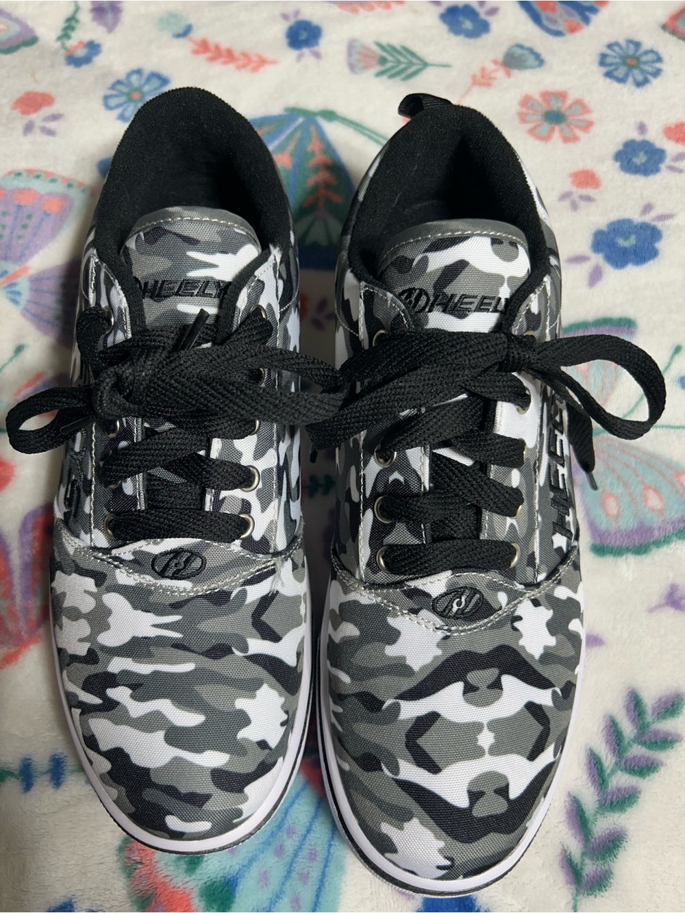 Heelys Black and Gray Skate Shoe